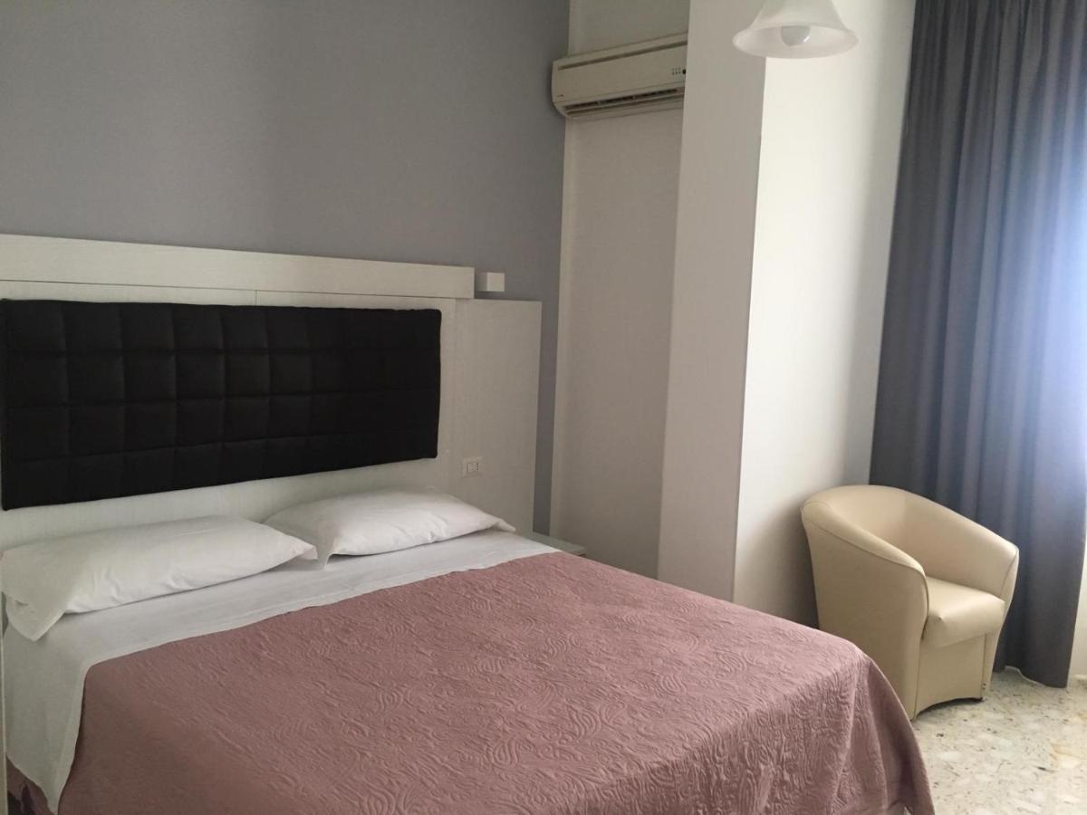 Piccolo Hotel Lamezia Сант'Юфімія Ламеція Екстер'єр фото
